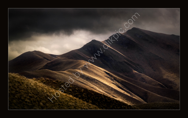 Mountains from the road through Lindis Pass